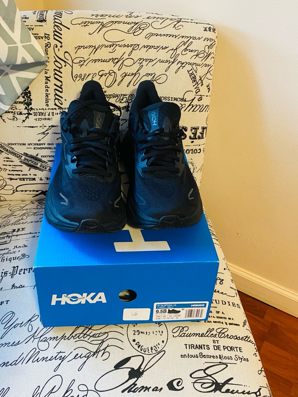 Hoka Clifton size 9.5 B - Picture 2 of 8